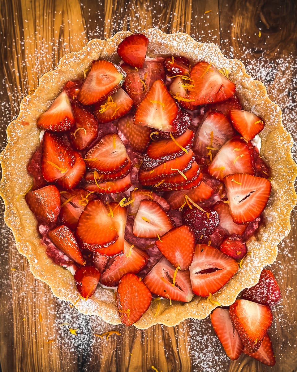 Buttery vanilla shortbread filled with fresh strawberries.