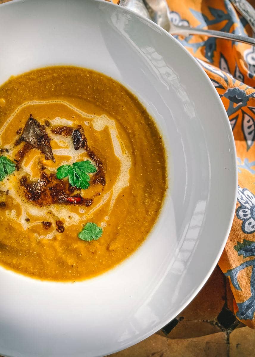 Carrot korma soup - a fusion of the classic mediterranean carrot soup and the Indian korma curry
