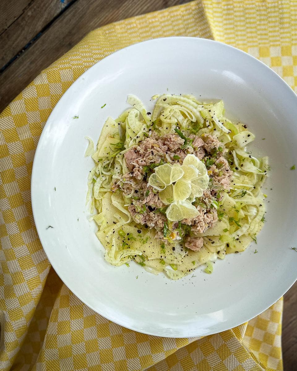 Tuna and fennel salad with a olive oil, mirin and lemon dressing.