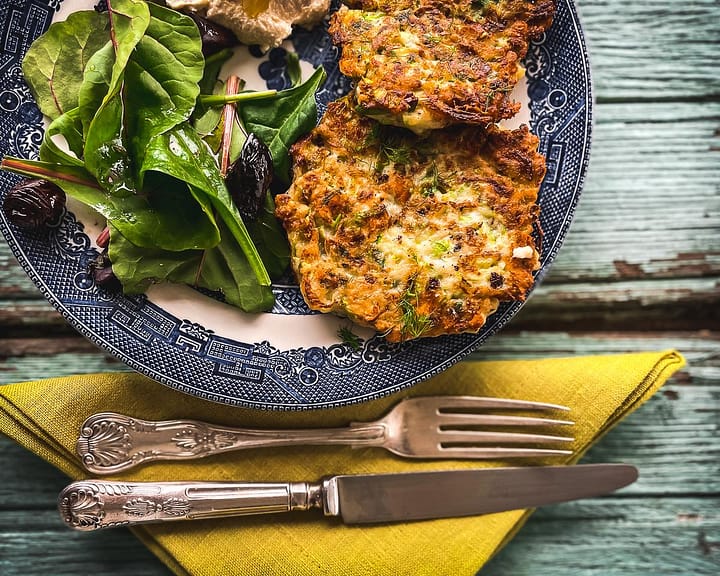 A light lunch with Zucchini Fritters (Kolokithokeftedes).
